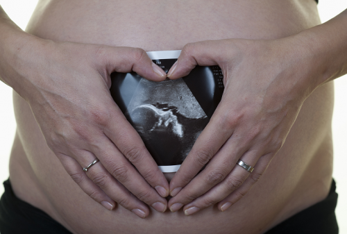 胎心监护多少周开始做？胎心监护不过关怎么办？警惕胎宝宝在宫内的求救信号！